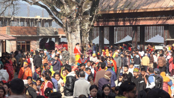 Maha Shivaratri: Crowds of Devotees at Doleśhwar Temple (Photo)