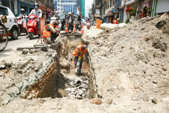 Sewer Construction on Kamalpokhari–Naxal Road Section Causes Traffic Disruptions