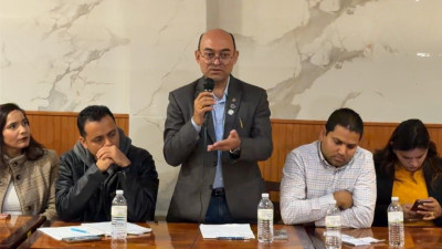 Breaking Tradition, Janak Bhandari's Team Discusses Electoral Agenda with Journalists First