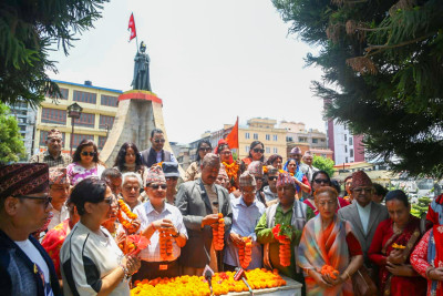Wreath Laying on the 25th Memorial Day of King Birendra (Photos)