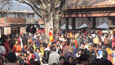 Maha Shivaratri: Crowds of Devotees at Doleśhwar Temple (Photo)