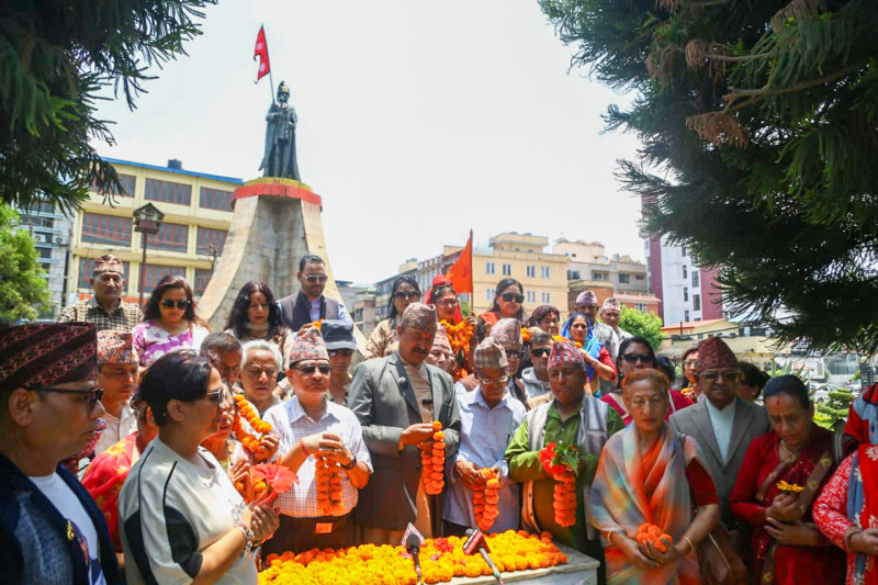 Wreath Laying on the 25th Memorial Day of King Birendra (Photos)