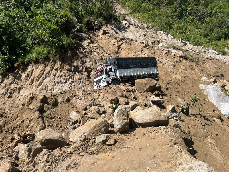 Major Roads Connecting Kathmandu Reopen, One-Way Traffic in Some Sections