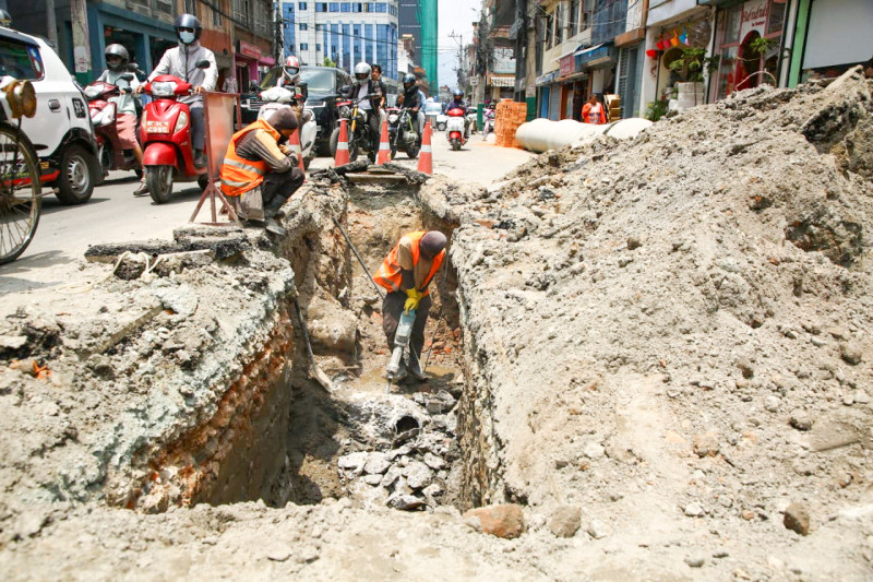 Sewer Construction on Kamalpokhari–Naxal Road Section Causes Traffic Disruptions