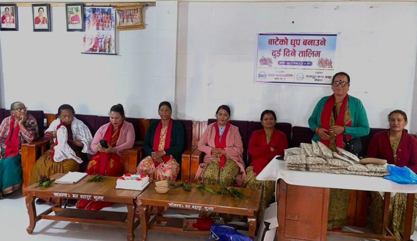 Nagdhunga Mothers' Group Enters 25th Year, Honoring Pioneers for Their Contributions
