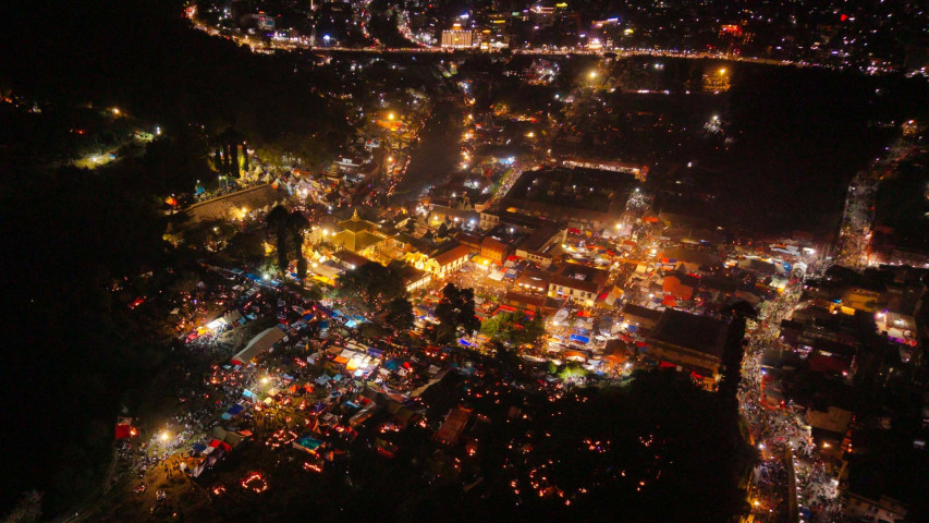 Drone View – Devotees light lamps in memory of departed ancestors on Bala Chaturdashi (Photos)
