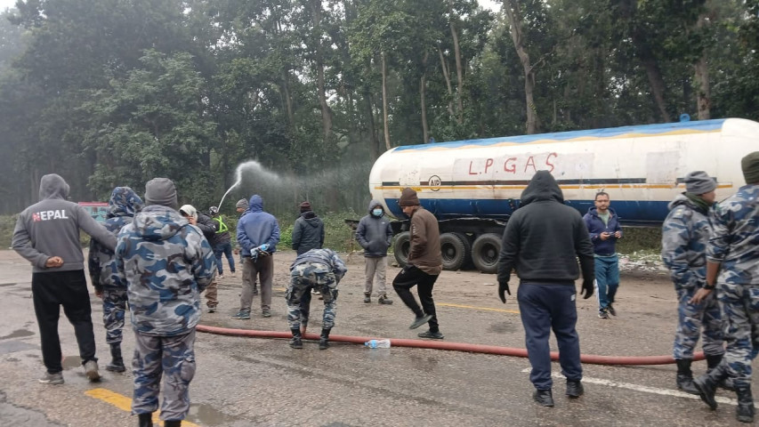 Chandranigahpur–Dhansar Road Reopens After 24-Hour Blockage