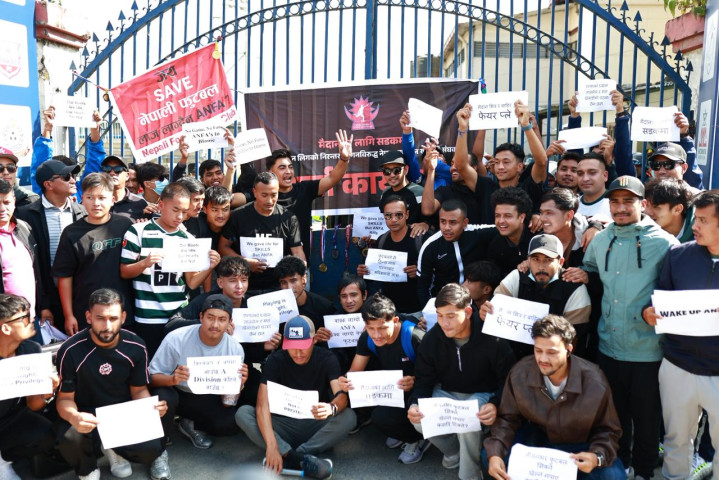 Players Protest at ANFA Headquarters: Demand Regular League Operation