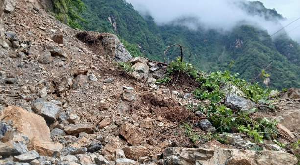 Landslide Blocks Bheri Corridor; Reports of Bheri River Being Dammed Are False