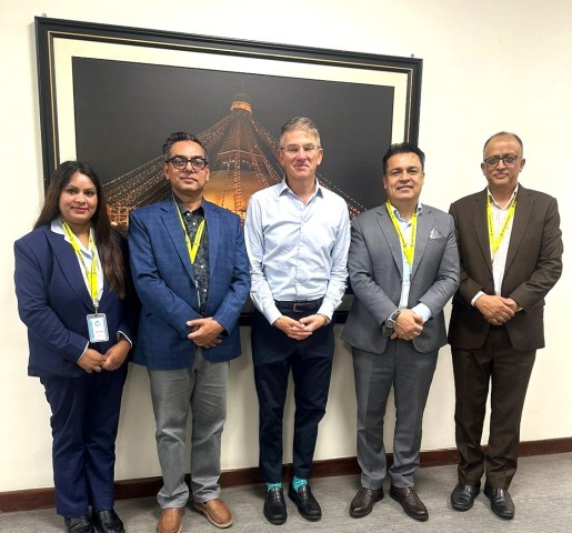 Meeting Between NRNA President Dr. Badri KC and World Bank Regional Director