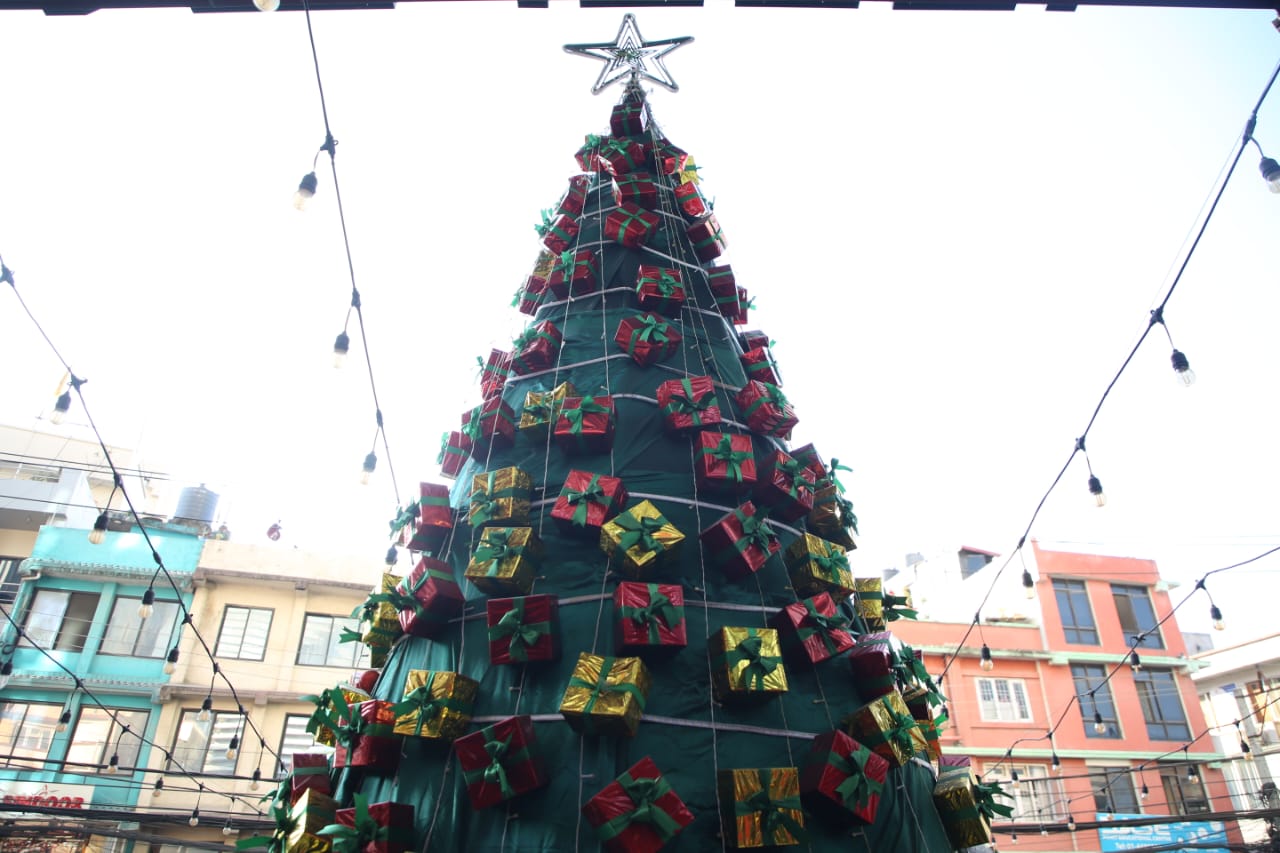 christmas-decoration-around-kathmandu-(10)-1766642419.jpeg