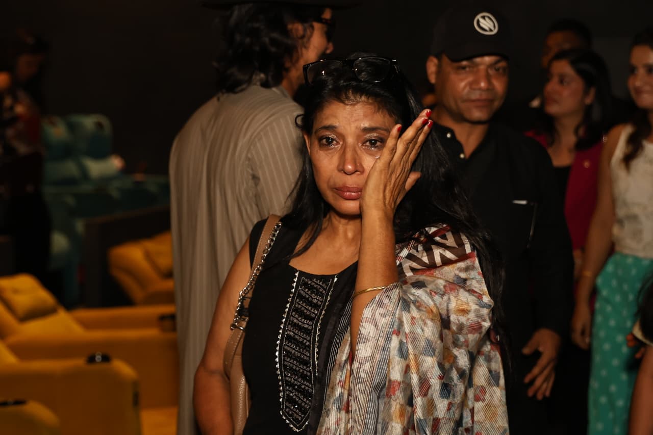janai-harayeko-manche-premiere-(11)-1755764858.jpeg