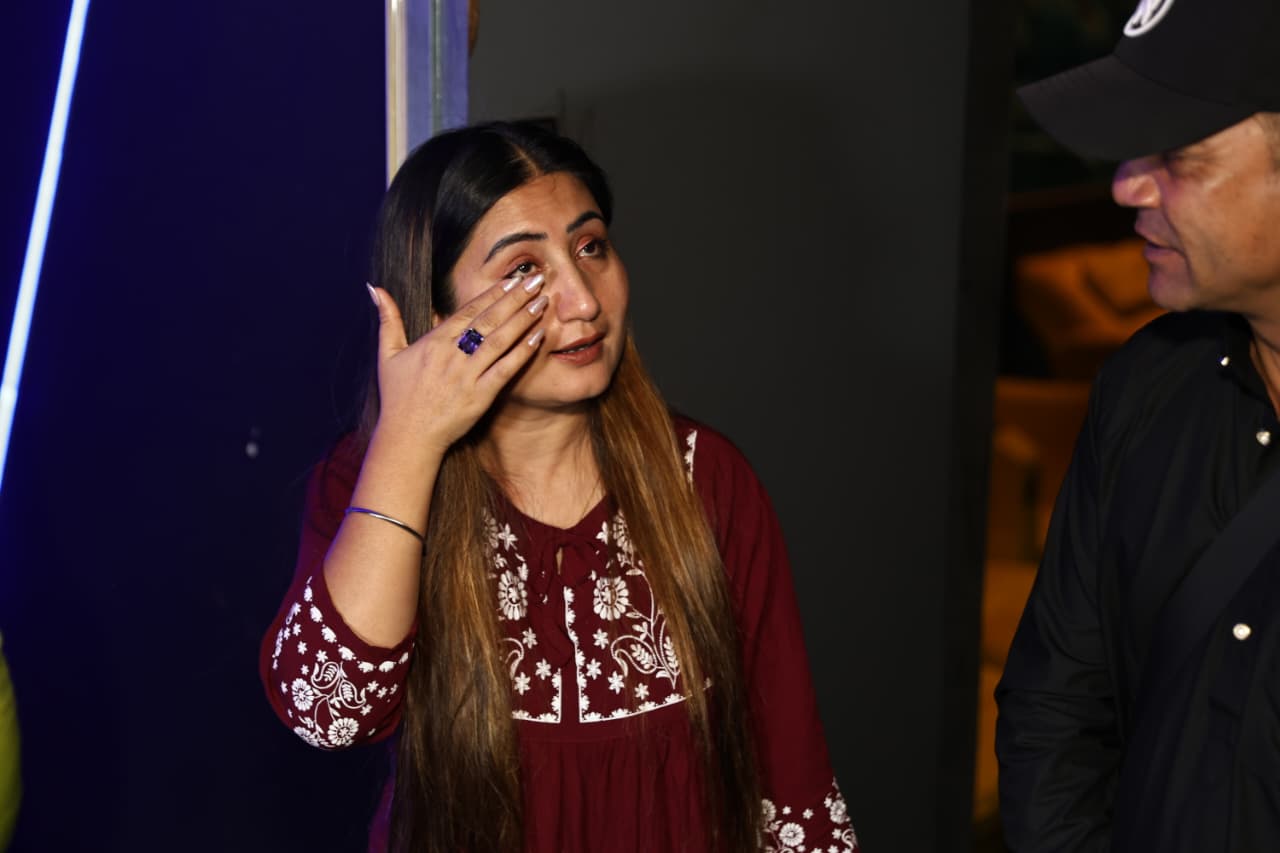janai-harayeko-manche-premiere-(12)-1755764858.jpeg