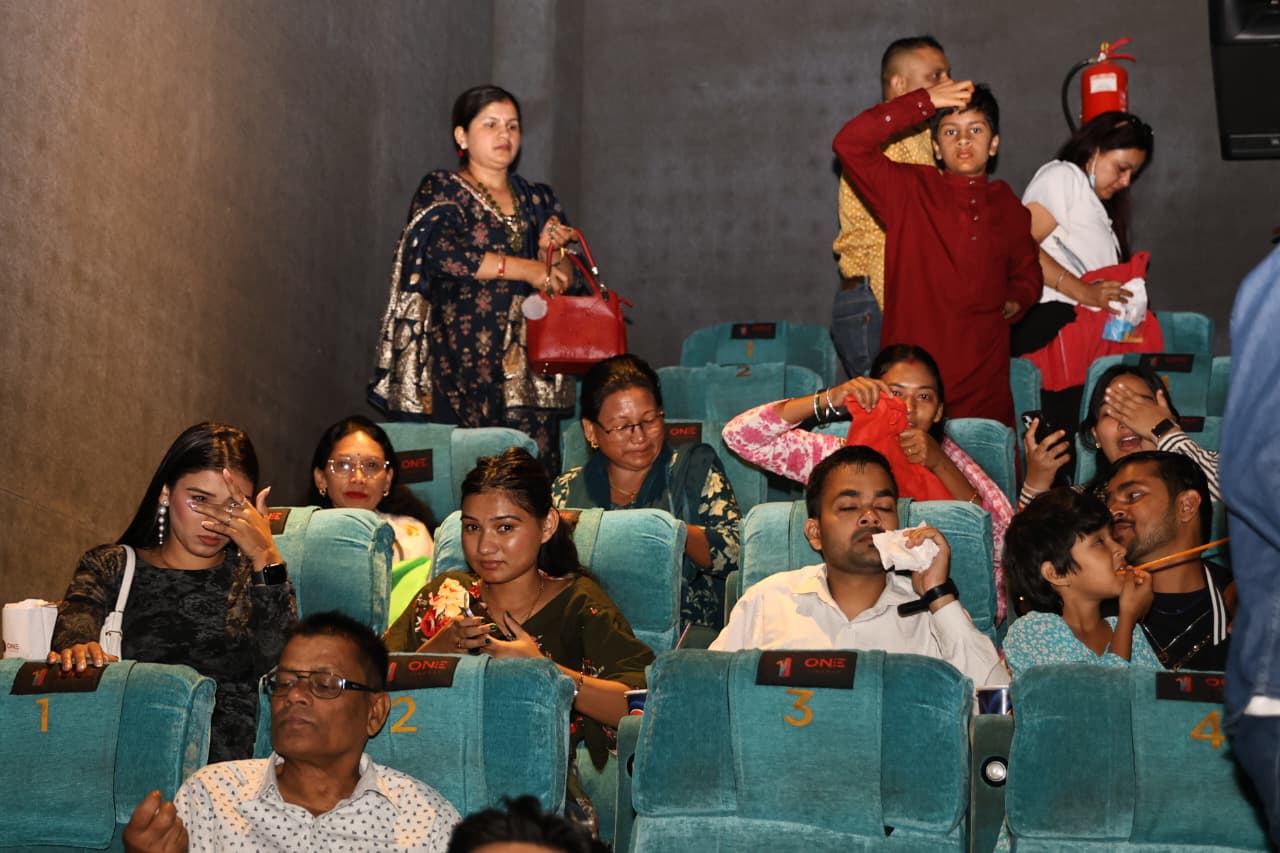 janai-harayeko-manche-premiere-(7)-1755764853.jpeg