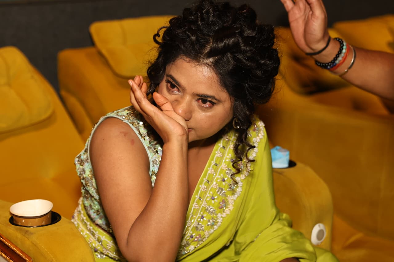 janai-harayeko-manche-premiere-(8)-1755764853.jpeg