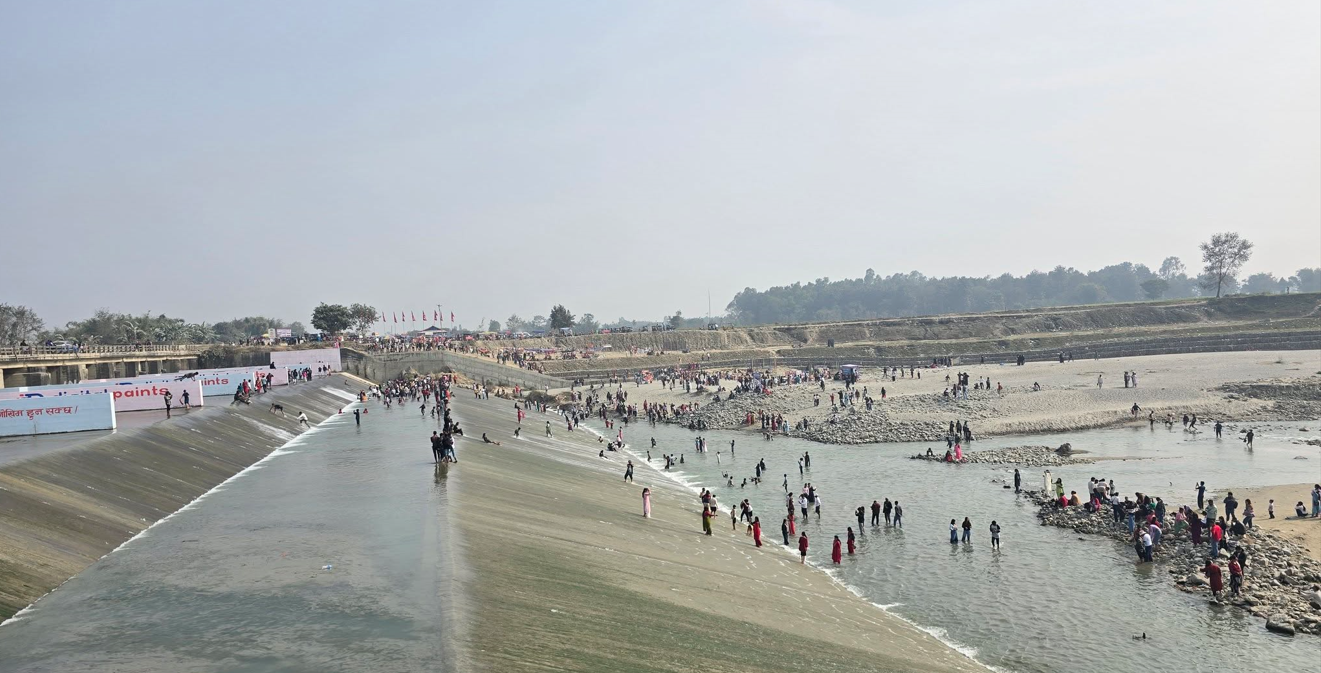 Khanar's Budhikhola Goes Viral: Entertainment Amidst Fears of Risk