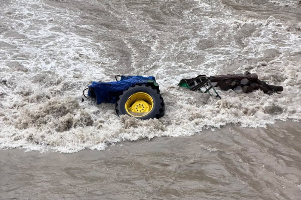 2 Missing in Maiwakhola as Tractor Overturns