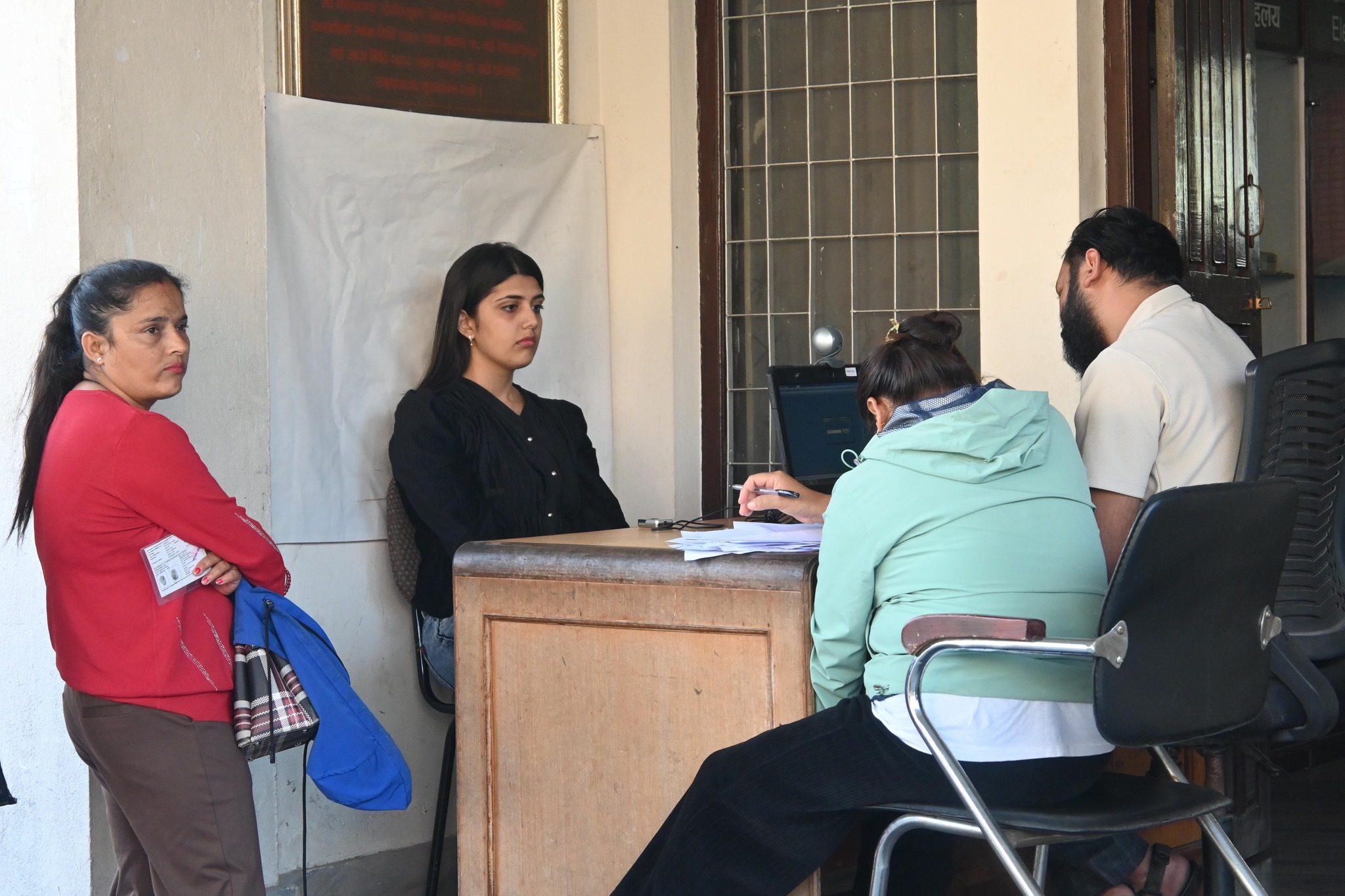 pokhara-voter-id-registration-crowd-(4)-1763023450.jpg