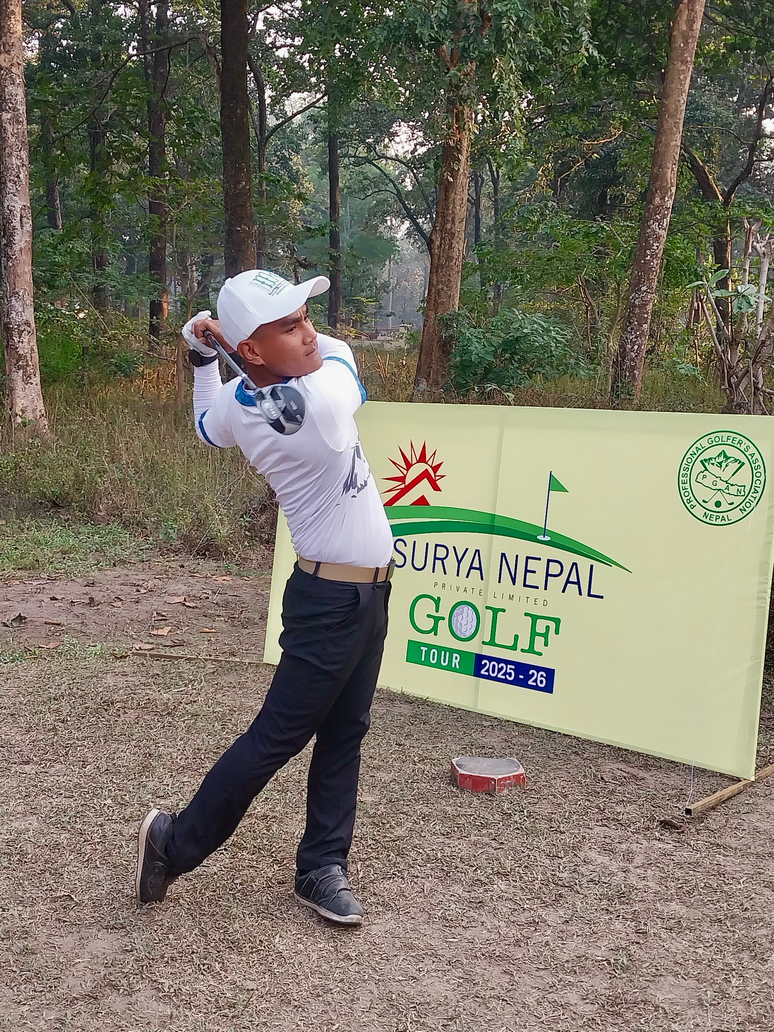 Surya Nepal Eastern Open tees off, Defending champion Niraj takes lead on first day